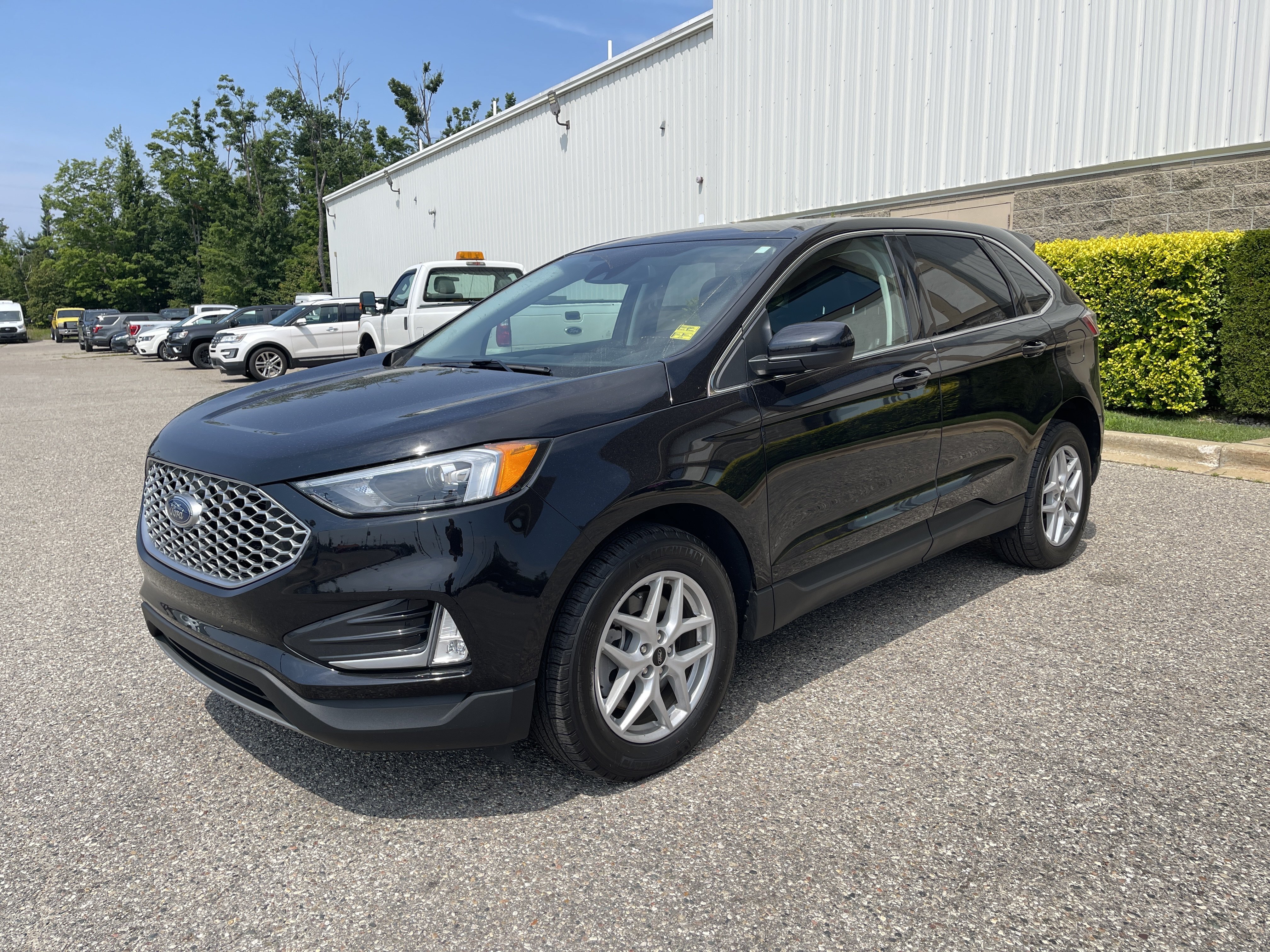 Certified 2024 Ford Edge SEL w/ Convenience Package AWD/4WD image 8