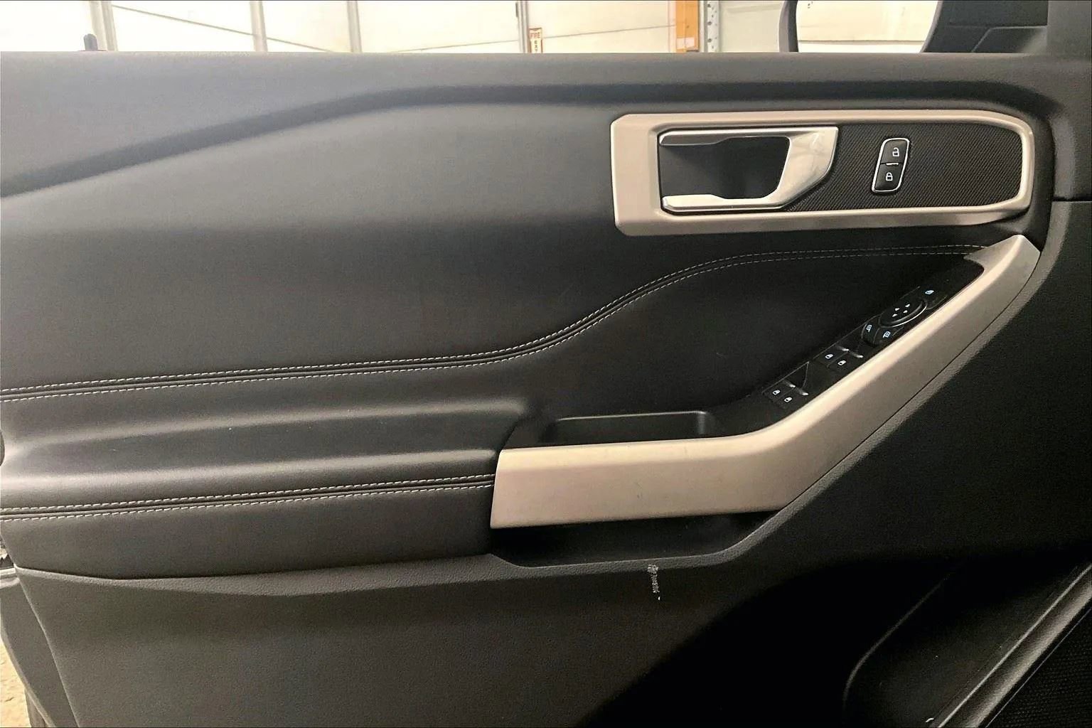 Certified 2022 Ford Explorer XLT w/ Equipment Group 202A image 22