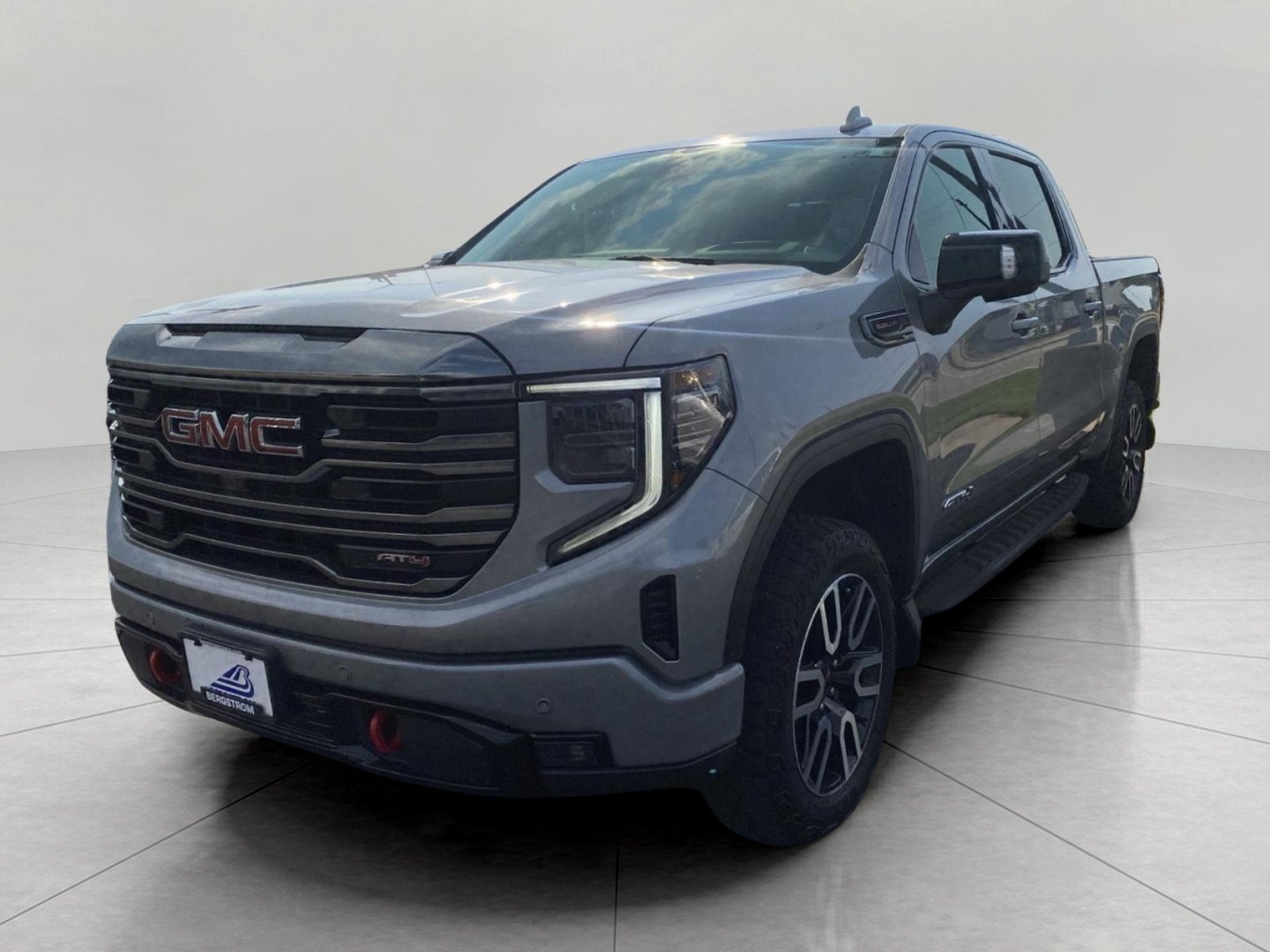 Used 2023 GMC Sierra 1500 AT4 w/ AT4 Premium Package AWD/4WD image 3