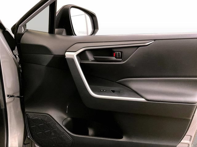 Used 2019 Toyota RAV4 LE w/ All Weather Liner Package AWD/4WD image 23