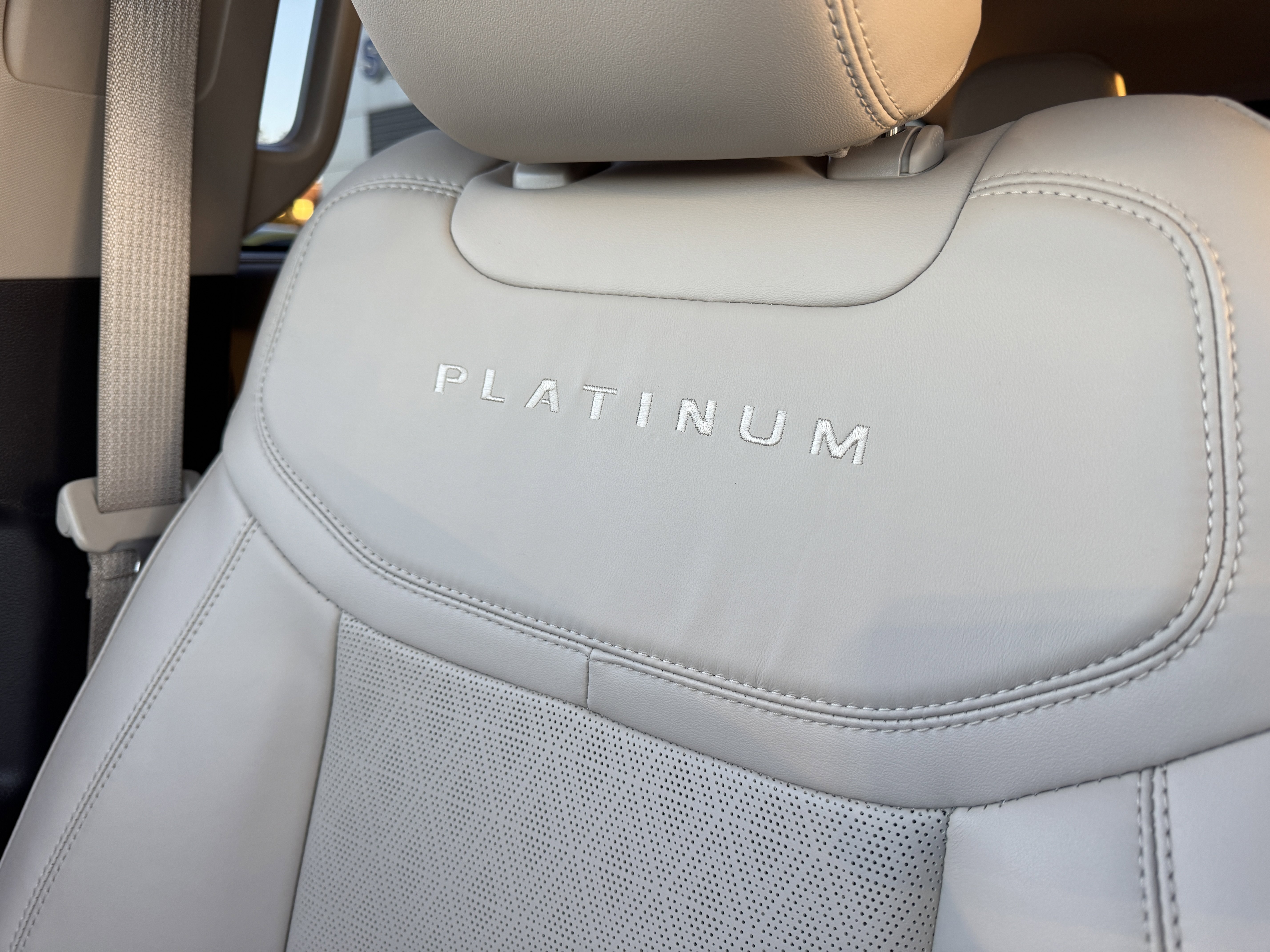 Certified 2022 Ford Explorer Platinum w/ Equipment Group 601A image 10