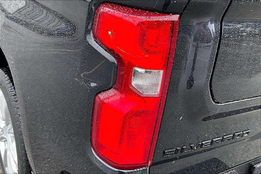 Used 2024 Chevrolet Silverado 1500 High Country w/ High Country Premium Package AWD/4WD image 29