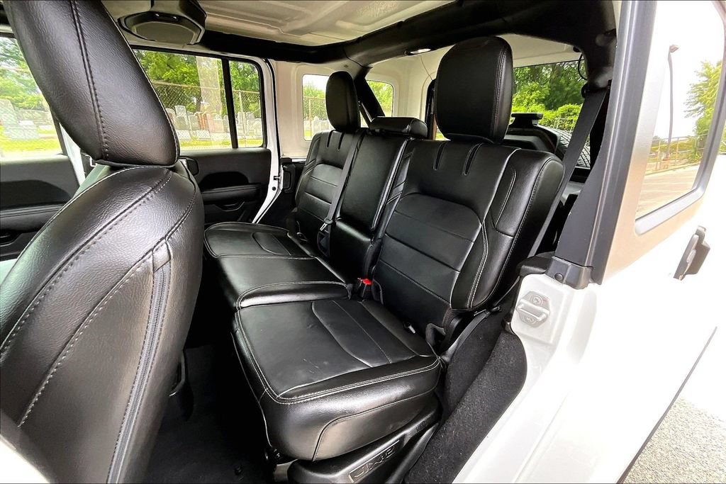 Used 2023 Jeep Wrangler Unlimited Sahara AWD/4WD image 24