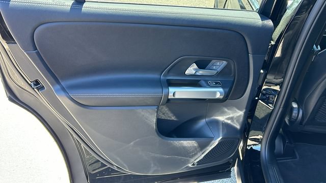 Used 2022 Mercedes-Benz GLB 250 w/ Premium Package Lite image 14