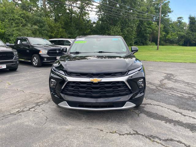 Used 2025 Chevrolet Blazer LT AWD/4WD image 2