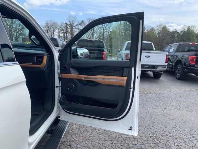 Certified 2024 Ford Expedition Platinum image 16