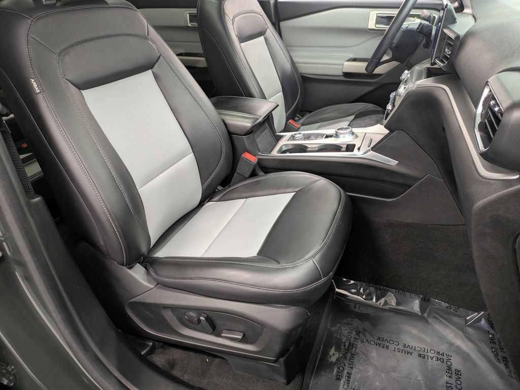 Certified 2023 Ford Explorer XLT w/ Equipment Group 202A AWD/4WD image 37
