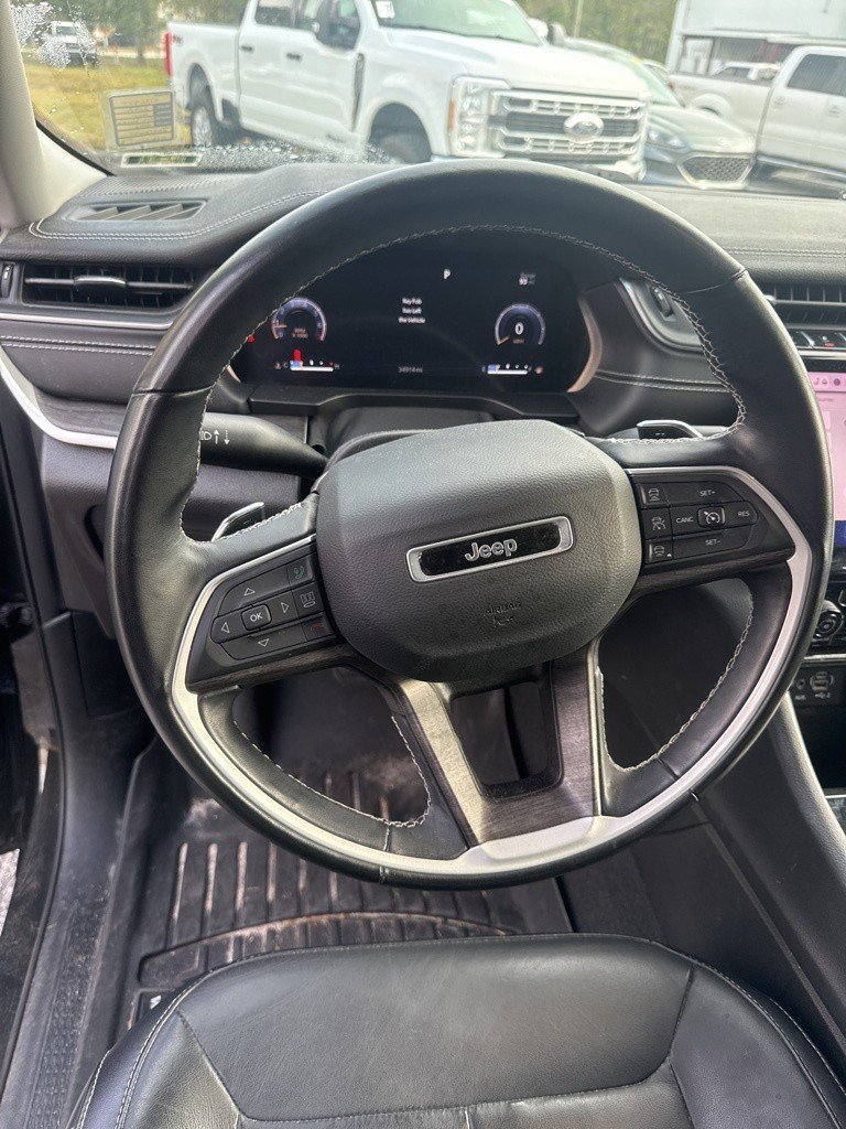 Used 2022 Jeep Grand Cherokee L Limited image 9