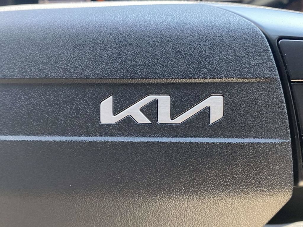 Used 2025 Kia K4 FWD image 25