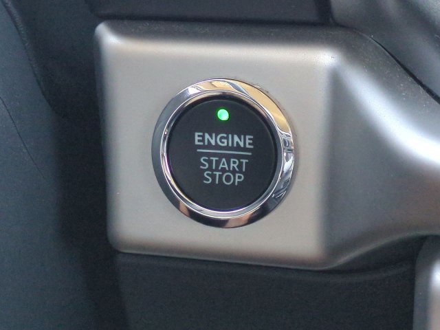 Certified 2024 Ford Expedition XLT RWD image 28