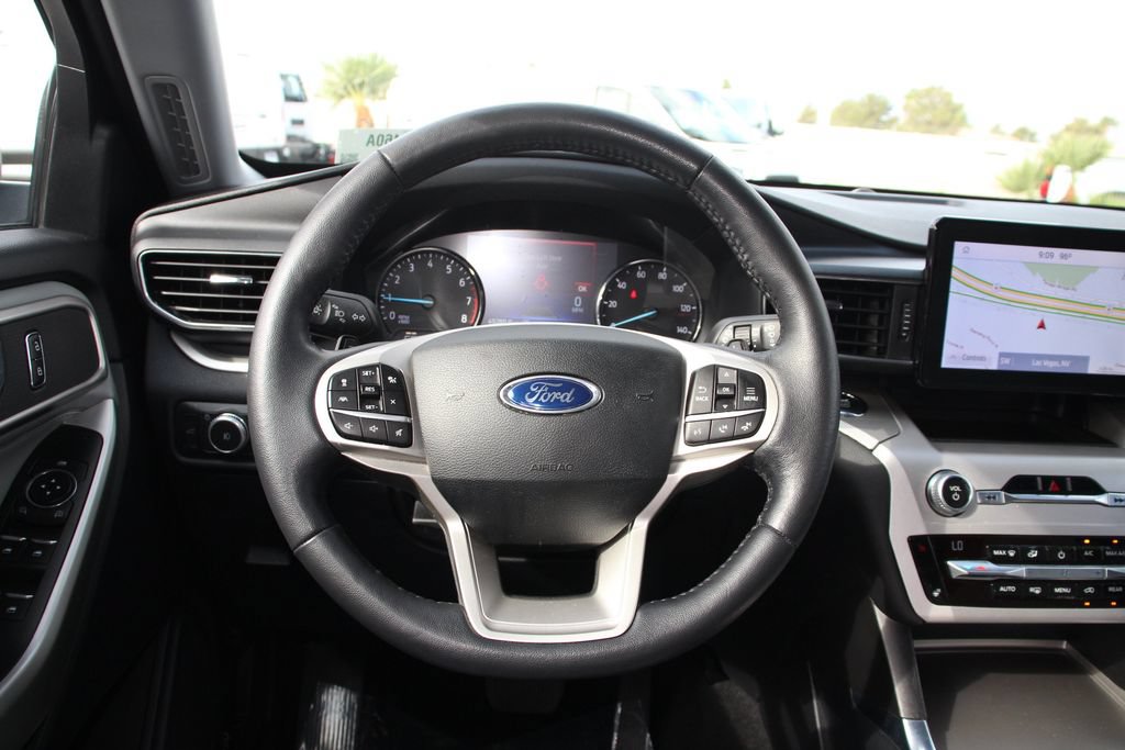 Certified 2021 Ford Explorer XLT w/ Equipment Group 202A AWD/4WD image 16