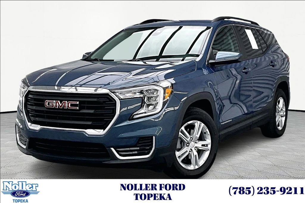 Used 2024 GMC Terrain SLE w/ Driver Convenience Package image 1