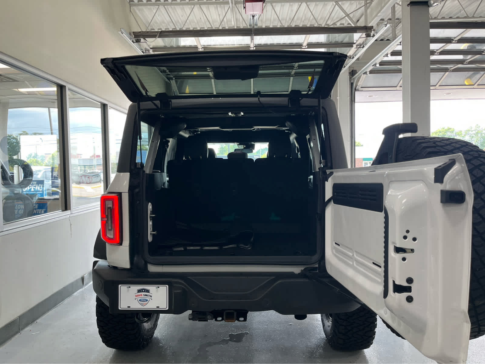 Certified 2023 Ford Bronco Outer Banks w/ Sasquatch Package AWD/4WD image 34