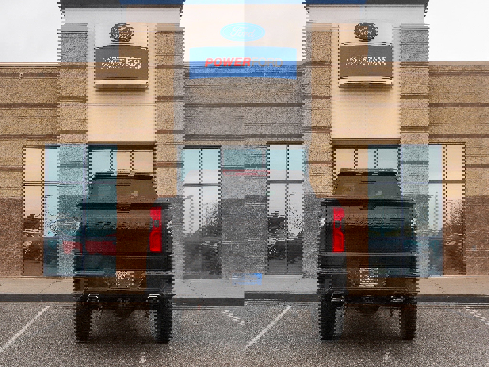 Used 2024 Chevrolet Silverado 1500 LT Trail Boss w/ Convenience Package II image 1