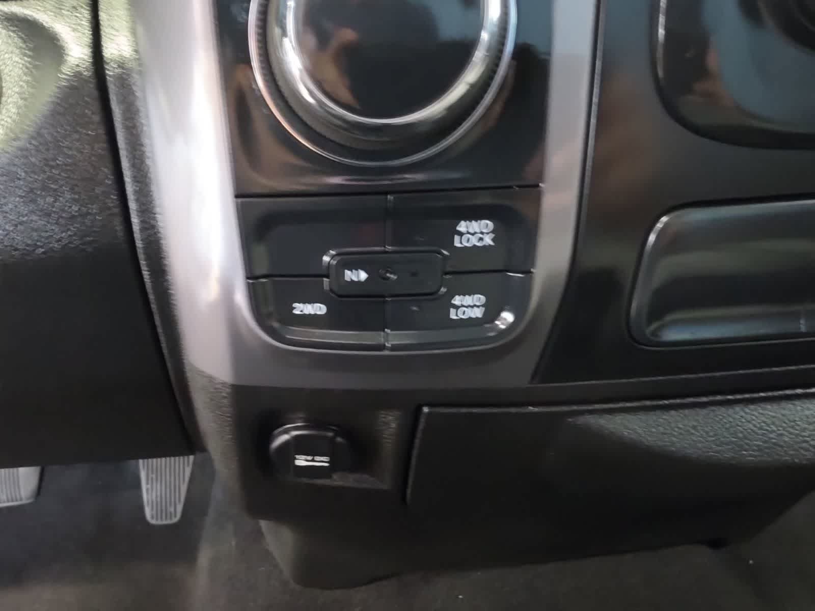 Used 2022 RAM 1500 Classic SLT AWD/4WD image 25