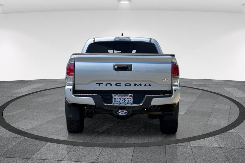 Used 2021 Toyota Tacoma TRD Off-Road w/ Technology Package AWD/4WD image 7