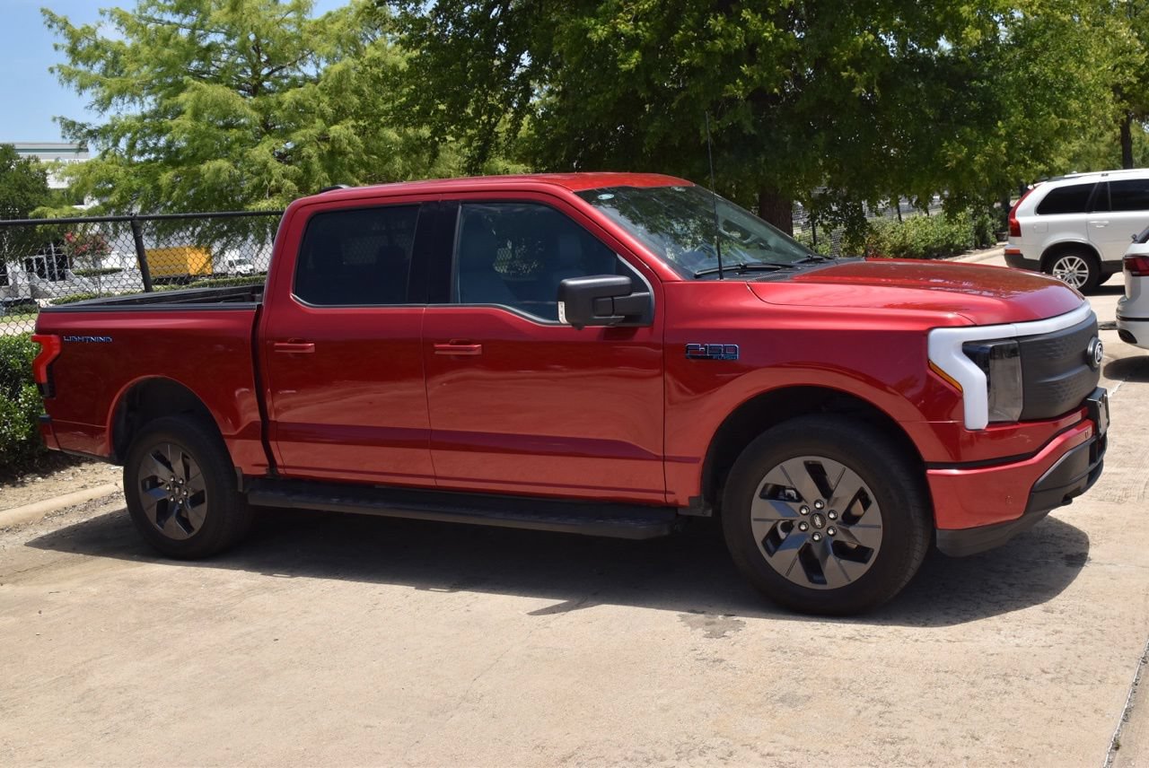Certified 2025 Ford F150 Lightning Flash AWD/4WD image 5