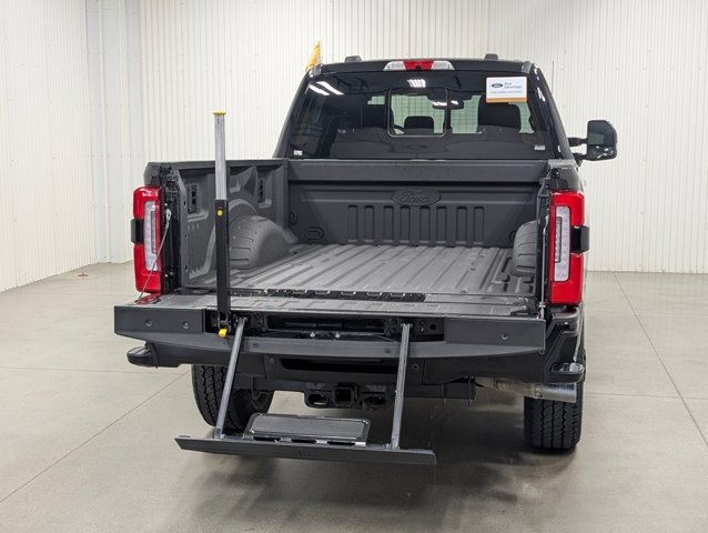 Certified 2024 Ford F350 Platinum w/ FX4 Off-Road Package AWD/4WD image 29