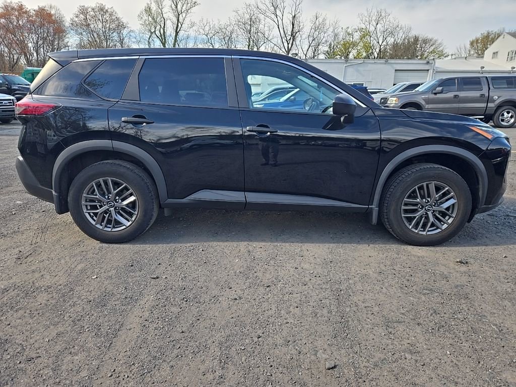 Used 2023 Nissan Rogue S AWD/4WD image 9