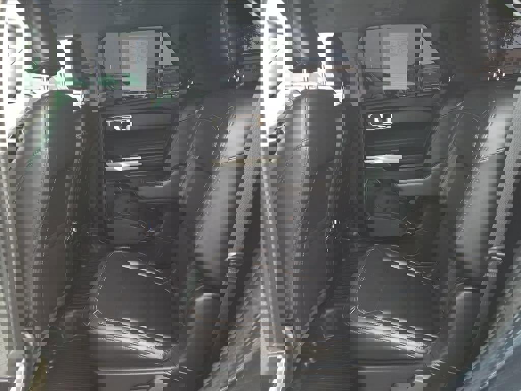 Certified 2022 Ford Explorer XLT w/ Equipment Group 202A image 18