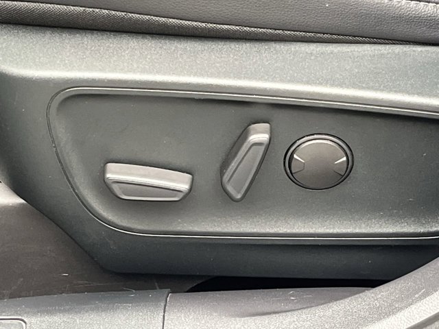 Certified 2022 Ford Escape Titanium AWD/4WD image 12