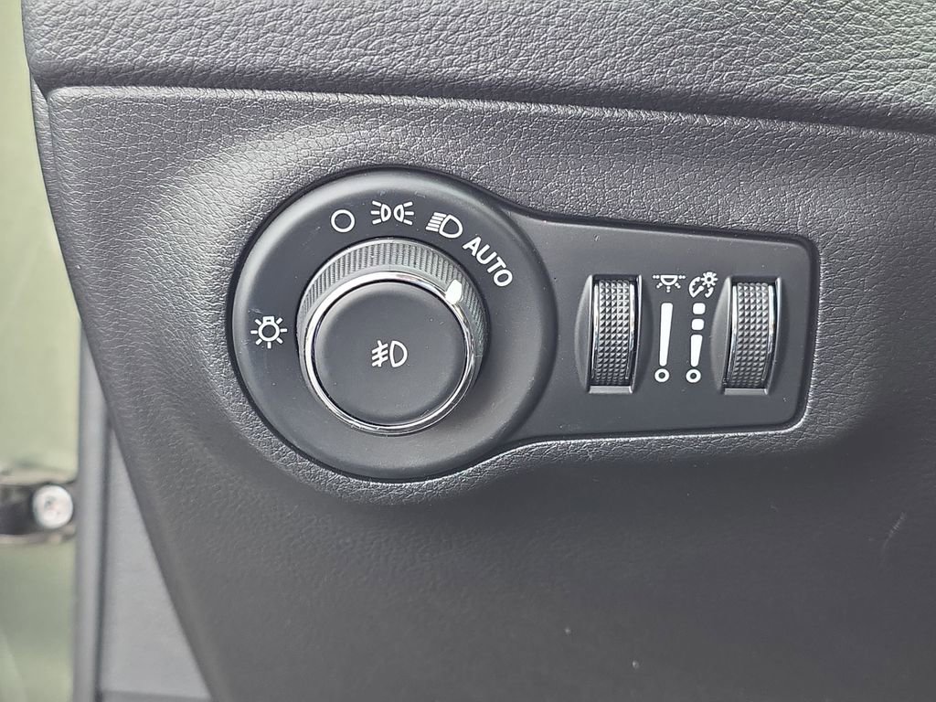 Used 2019 Jeep Compass Latitude AWD/4WD image 23