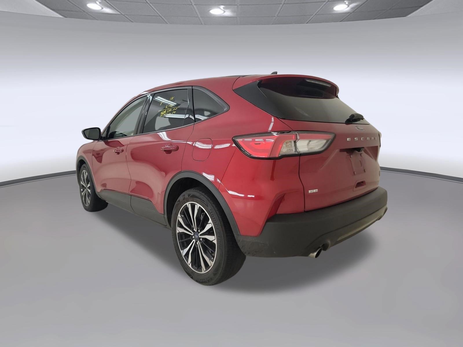 Certified 2022 Ford Escape SE w/ SE Sport Appearance Package FWD image 3