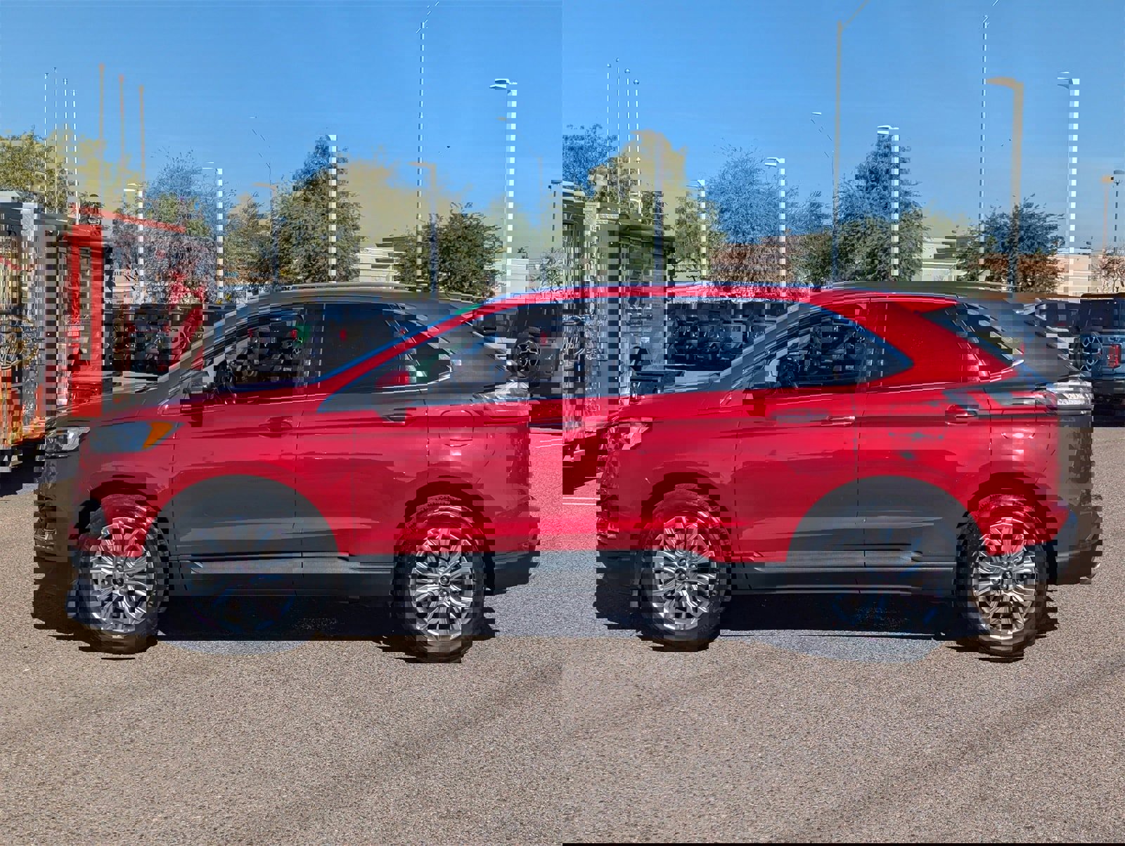 Certified 2024 Ford Edge Titanium image 3