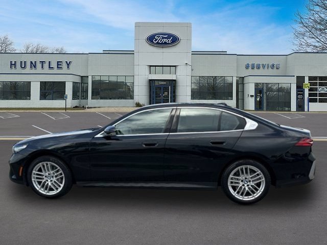 Used 2025 BMW 530i xDrive AWD/4WD image 5