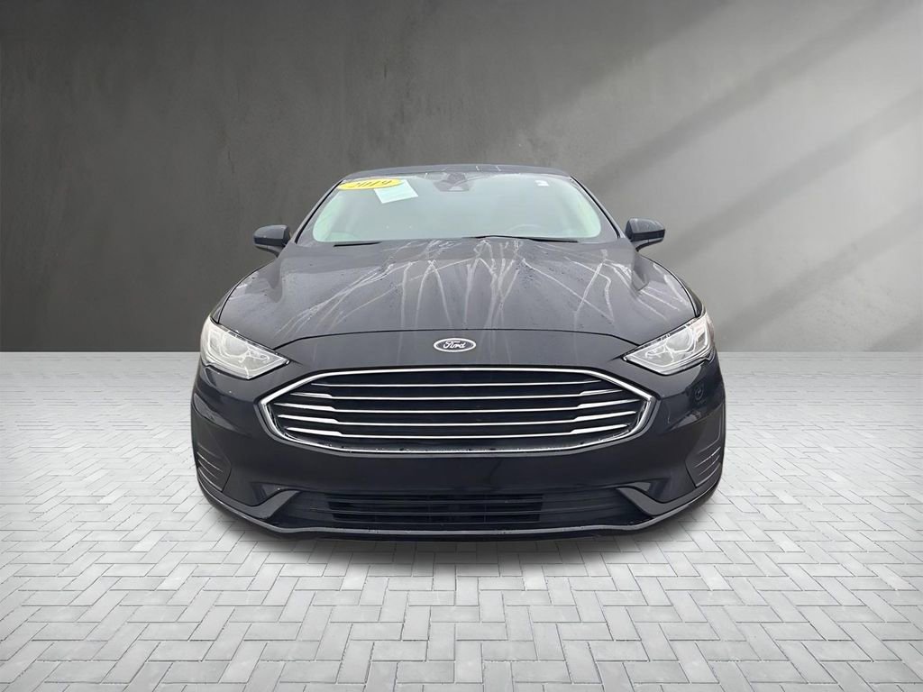 Certified 2019 Ford Fusion SE image 2