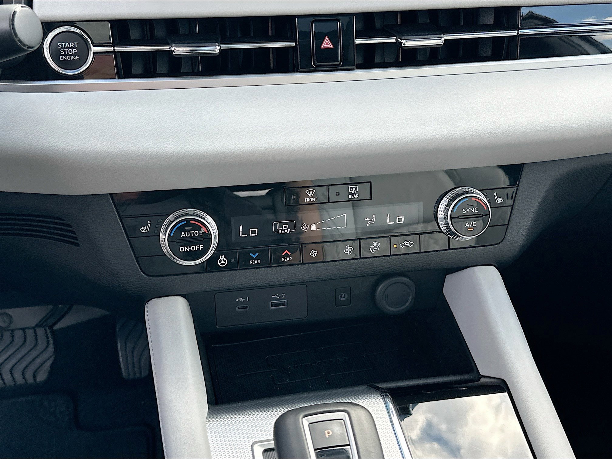 Used 2024 Mitsubishi Outlander SEL Black Edition image 16