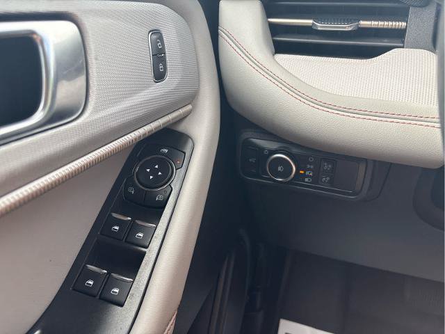 Certified 2025 Ford Explorer Active w/ Active Comfort Package AWD/4WD image 26