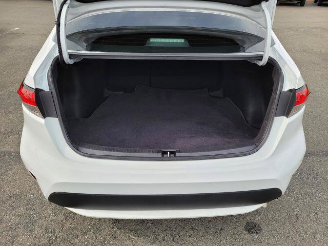 Used 2022 Toyota Corolla LE FWD image 10
