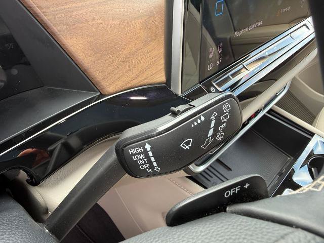Used 2025 Volkswagen Atlas SE AWD/4WD image 37