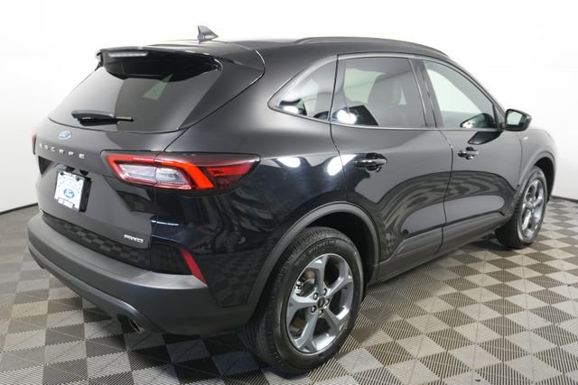 Certified 2025 Ford Escape ST-Line image 3