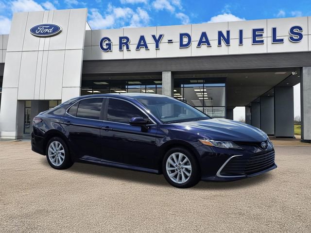 Used 2022 Toyota Camry LE FWD image 1