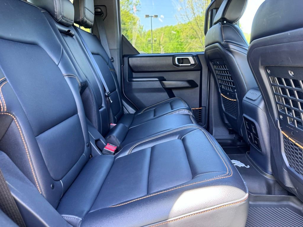 Certified 2024 Ford Bronco Badlands w/ Sasquatch Package AWD/4WD image 19