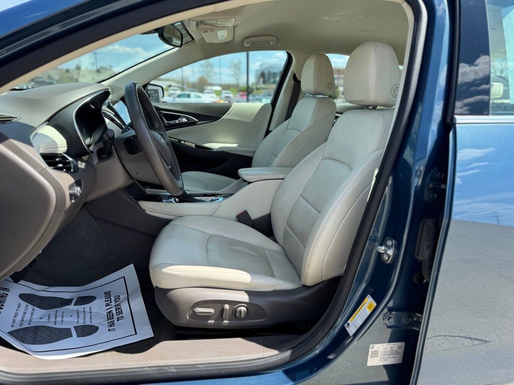 Used 2024 Chevrolet Malibu LT FWD image 12