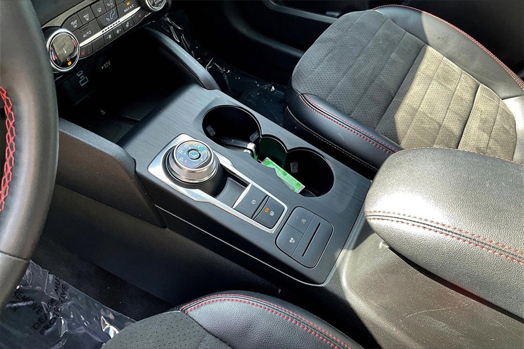 Certified 2022 Ford Escape SEL w/ SEL Stealth AWD Package image 16