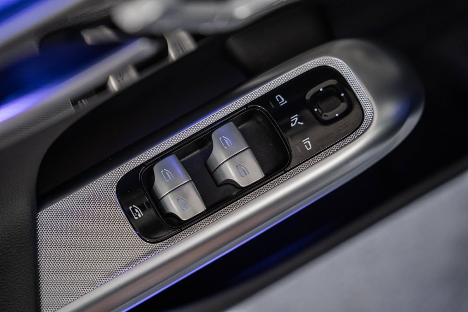 Used 2025 Mercedes-Benz E 350 4MATIC Sedan image 44