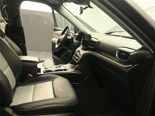 Certified 2023 Ford Explorer XLT w/ Equipment Group 202A image 16
