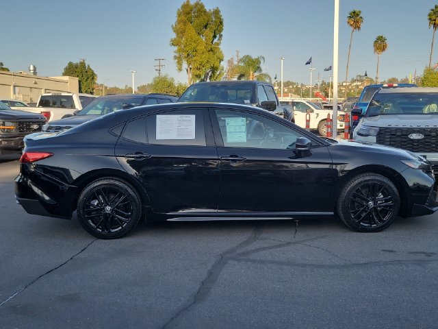Used 2025 Toyota Camry SE FWD image 30