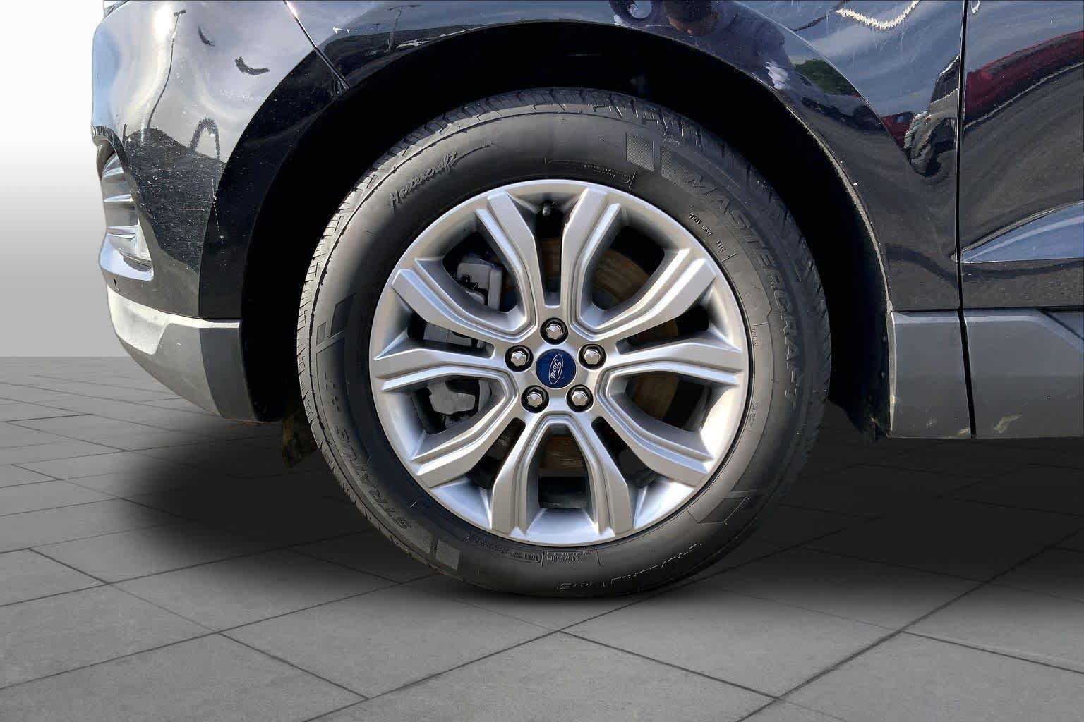 Certified 2022 Ford Edge Titanium AWD/4WD image 13