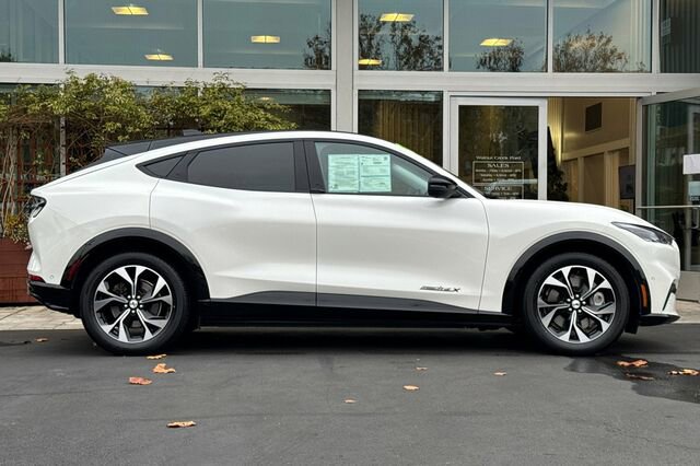 Certified 2022 Ford Mustang Mach-E Premium image 3