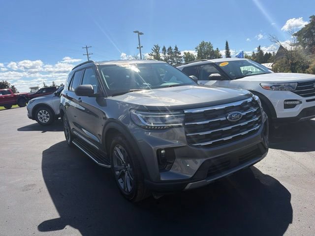 Certified 2025 Ford Explorer Active w/ Active Comfort Package AWD/4WD image 3