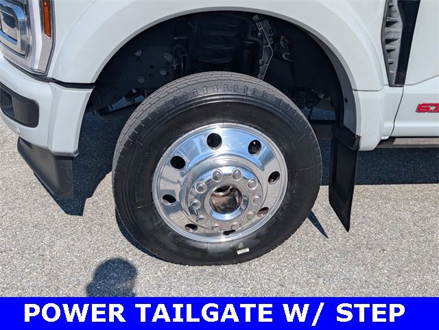 Certified 2025 Ford F450 Platinum w/ FX4 Off-Road Package image 8