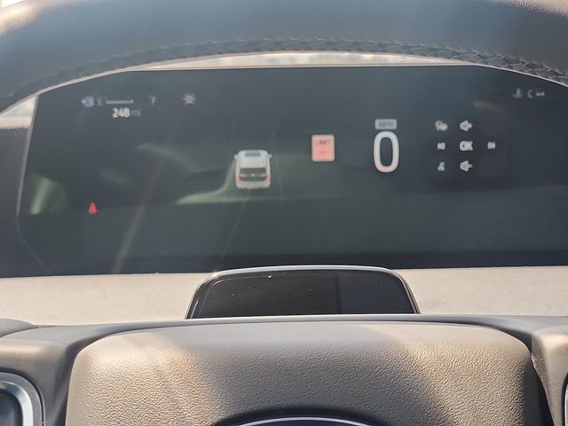 Certified 2025 Ford Expedition Active AWD/4WD image 13