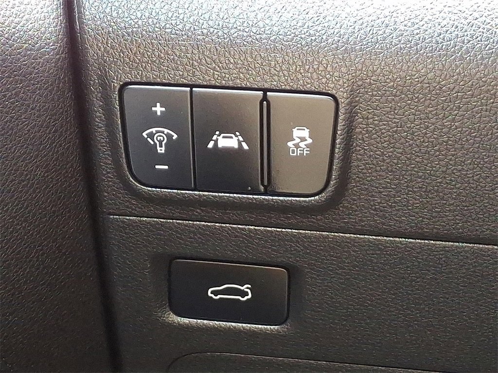 Used 2023 Kia K5 LXS image 24