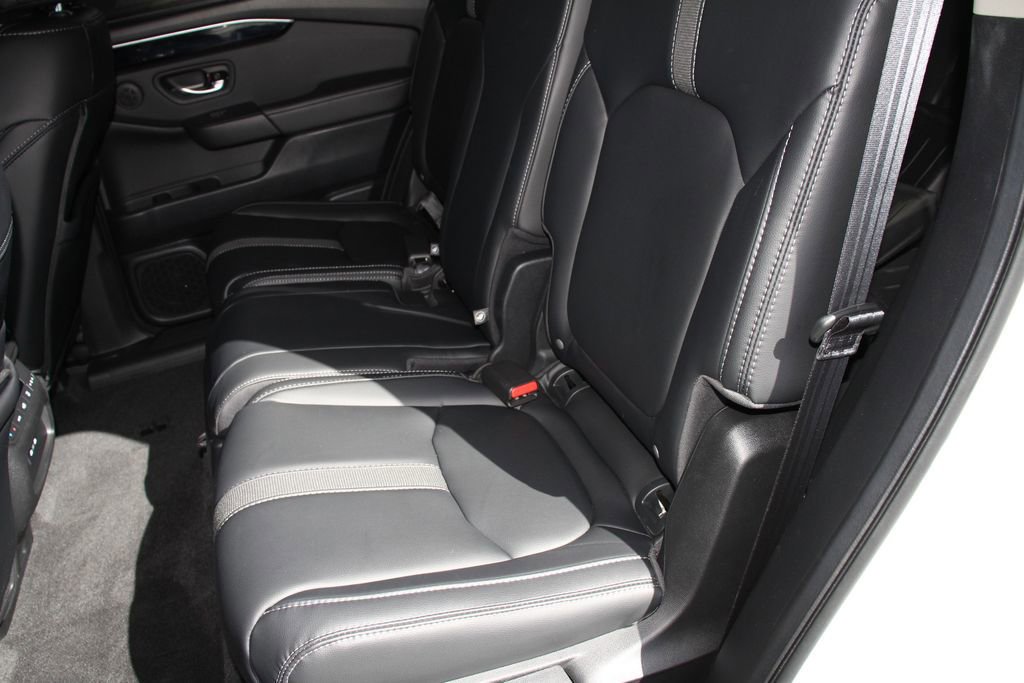 Used 2025 Honda Pilot Touring image 21