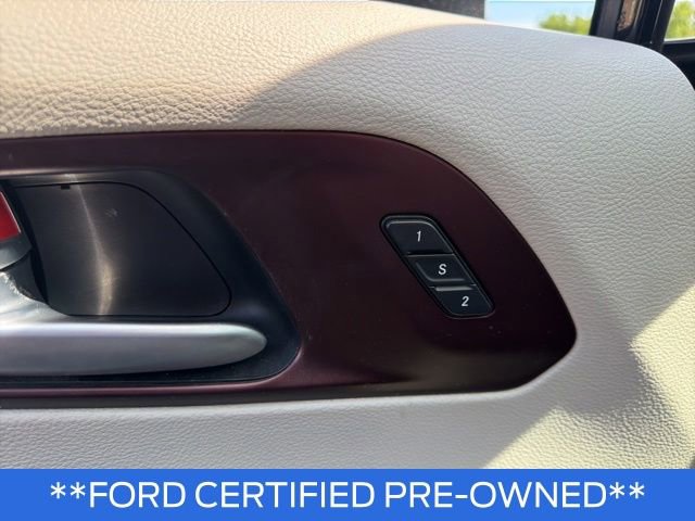 Used 2017 Chrysler Pacifica Limited FWD image 22